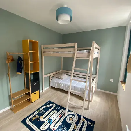 Entre Terres Et Apartman *